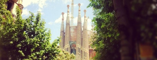 The Basilica of the Sagrada Familia is one of Locais Favoritos.