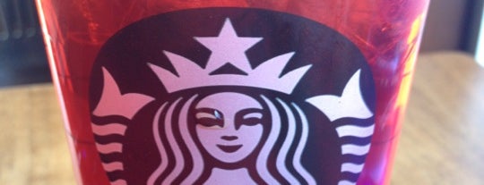Starbucks is one of Tempat yang Disukai LaToya.