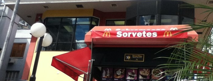 McDonald's is one of Tempat yang Disukai Debora.