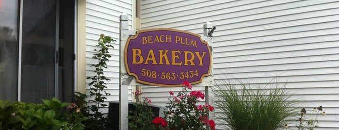 Beach Plum Bakery is one of Locais curtidos por David.