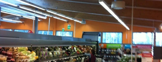 K-Supermarket is one of Orte, die Pasi gefallen.