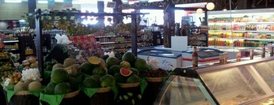 Coco supermarket is one of Posti che sono piaciuti a Esra.