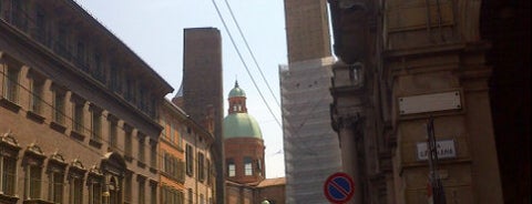 Due Torri is one of Visitare Bologna.