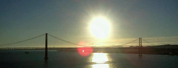 Casa da Cerca is one of restaurantes.