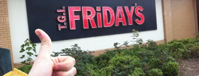 TGI Fridays is one of Lugares favoritos de Curt.