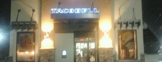 Taco Bell is one of Tempat yang Disukai Ya'akov.