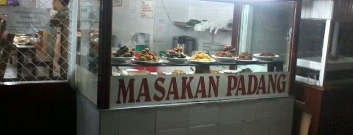 Warung Padang Upik is one of Wisata Kuliner Samarinda.