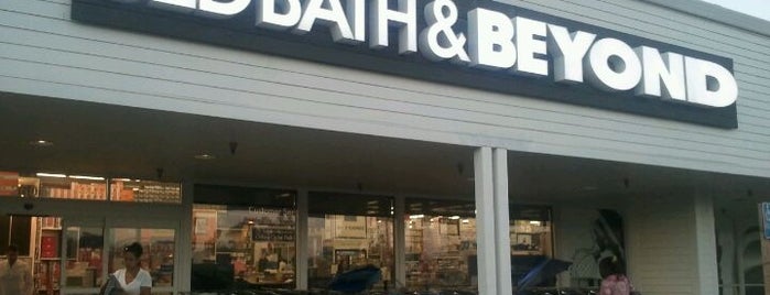 Bed Bath & Beyond is one of Lugares favoritos de Adam.