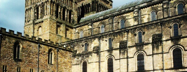Durham Cathedral is one of Po stopách Karla Čapka v Anglii.