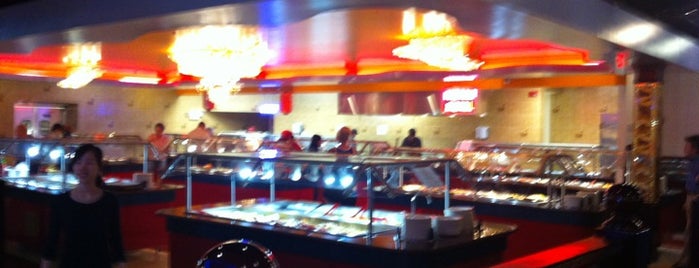 Hibachi Grill Supreme Buffet is one of Justinさんのお気に入りスポット.