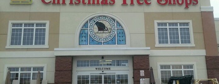 Christmas Tree Shops is one of สถานที่ที่ Gunsser ถูกใจ.