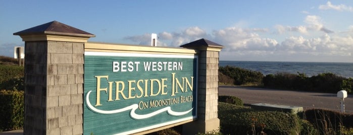 Fireside Inn is one of Martin L.さんのお気に入りスポット.