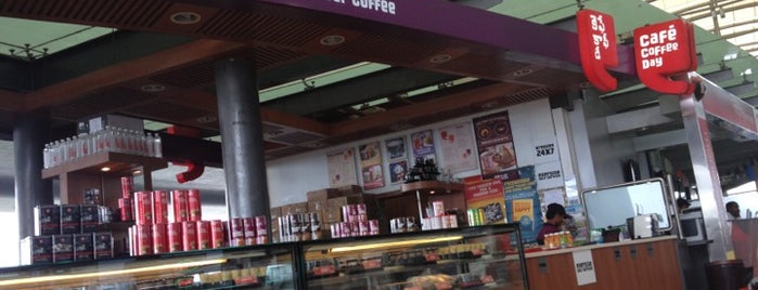 Cafe Coffee Day is one of Lugares favoritos de Srinivas.