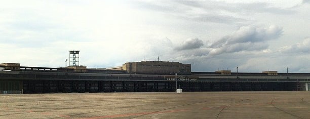 Flughafen Tempelhof is one of Berlijn.