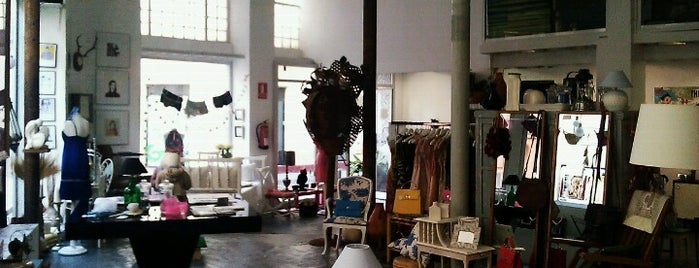 Wabi Sabi Shop Gallery is one of SEVILLA FASHION MY TOP.