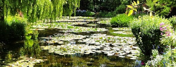 Jardins de Claude Monet is one of SmartTrip в Париж с Вуди Алленом.