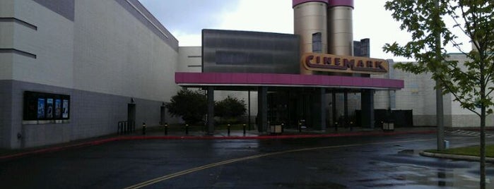 Cinemark is one of Orte, die Erin gefallen.