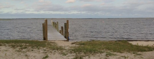 The Cove Bar and Grill is one of Julie's things to do.