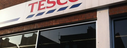 Tesco Express is one of Luísさんのお気に入りスポット.