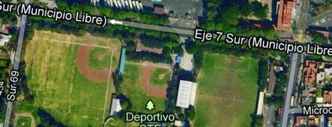 Deportivo de la Alianza de Tranviarios de México is one of Tempat yang Disukai Rebeca.