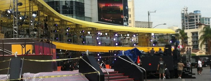 2012 VMA Red Carpet is one of август 🐾 님이 좋아한 장소.