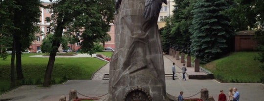 Сквер памяти Героев is one of BBL.
