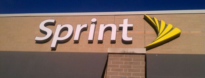 Sprint Store is one of สถานที่ที่ Lee ถูกใจ.