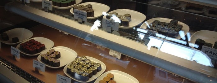 Monique's Chocolates is one of Downtown Palo Alto Desserts.
