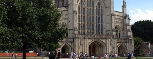 Winchester Cathedral Grounds is one of London.