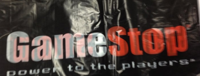 GameStop is one of Lieux qui ont plu à Ainsley.