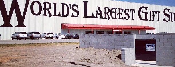 World's Largest Gift Shop is one of Route 66 Roadtrip.