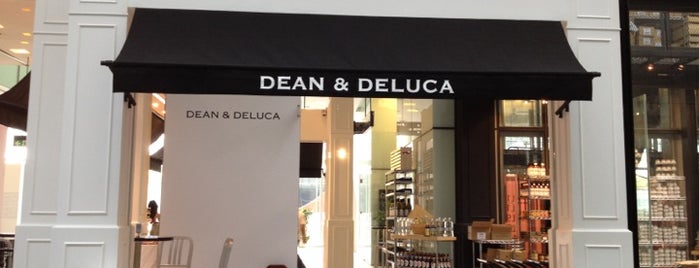 Dean & DeLuca is one of Locais curtidos por Andre.