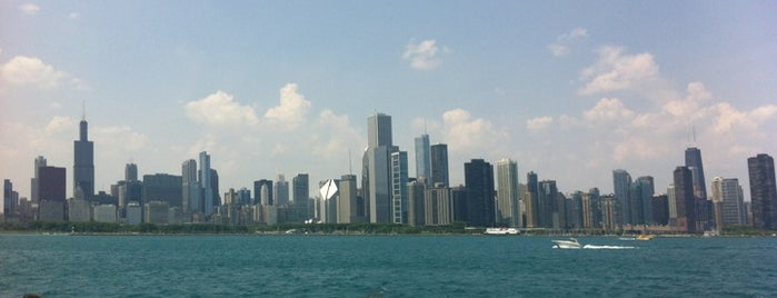 Lake Michigan is one of Must Do Chicago.