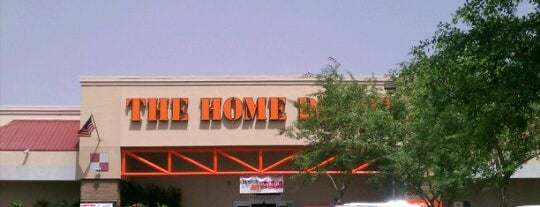 The Home Depot is one of Lieux qui ont plu à Paul.