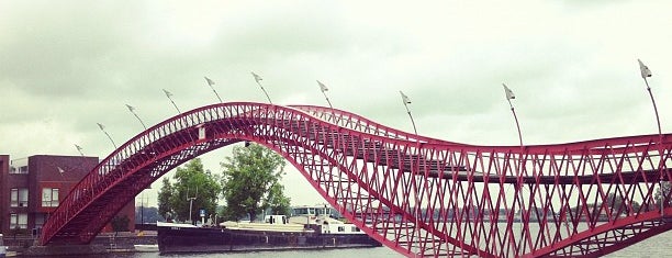 Pythonbrug of Hoge Brug (Brug 1998) is one of Amsterdam Bridges (numbers > 500) ❌❌❌.