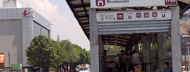 Metrobús Revolución L1 is one of Gespeicherte Orte von Axel.