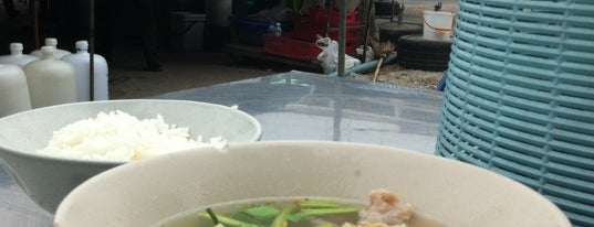 จ๊อด ต้มเลือดหมู is one of ตะลอนกิน ตะลอนชิม in Thailand.