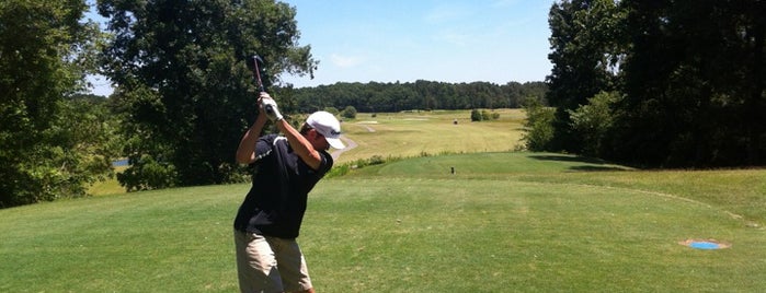 Charlotte National Golf Course is one of Lugares favoritos de Todd.