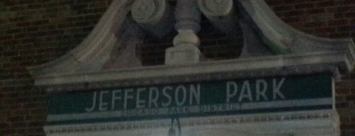 Jefferson Memorial Park is one of Orte, die Brandon gefallen.