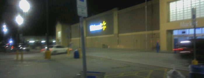 Walmart Supercenter is one of Bill 님이 좋아한 장소.