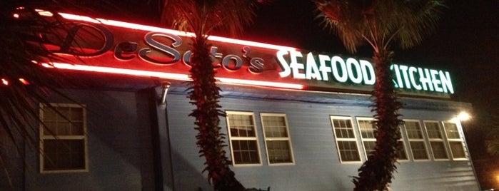 DeSoto's Seafood Kitchen is one of Lugares favoritos de Jay.