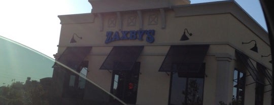 Zaxby's Chicken Fingers & Buffalo Wings is one of Lugares favoritos de Scott.