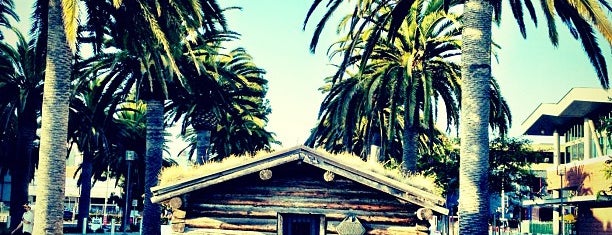 Jack London's Cabin is one of Locais curtidos por Kevin.