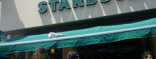 Starbucks is one of สถานที่ที่ Jay ถูกใจ.
