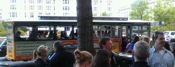 Old Town Trolley Tours is one of Orte, die Cynthia gefallen.