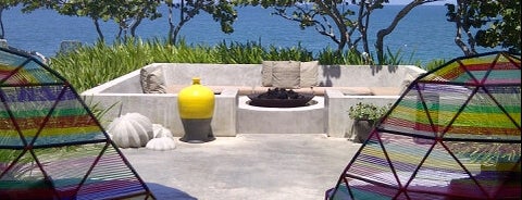 The Living Room @ W Resort and Spa, Vieques Island is one of Arne'nin Beğendiği Mekanlar.