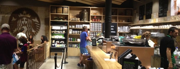 Starbucks Sant Pere is one of Tempat yang Disukai Fuat.
