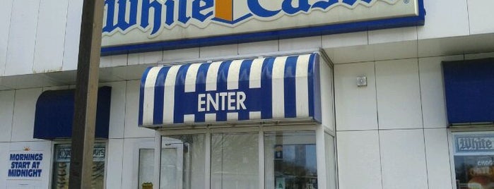 White Castle is one of Charronさんのお気に入りスポット.