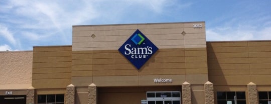 Sam's Club is one of สถานที่ที่ Lars ถูกใจ.