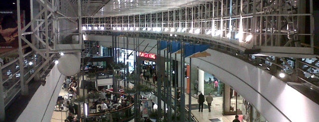 Los Gallegos Shopping is one of Lugares favoritos de Sabrina.